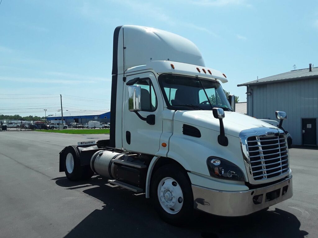 2018 Freightliner Cascadia 113 Single Axle Day Cab Truck – 450HP, 12