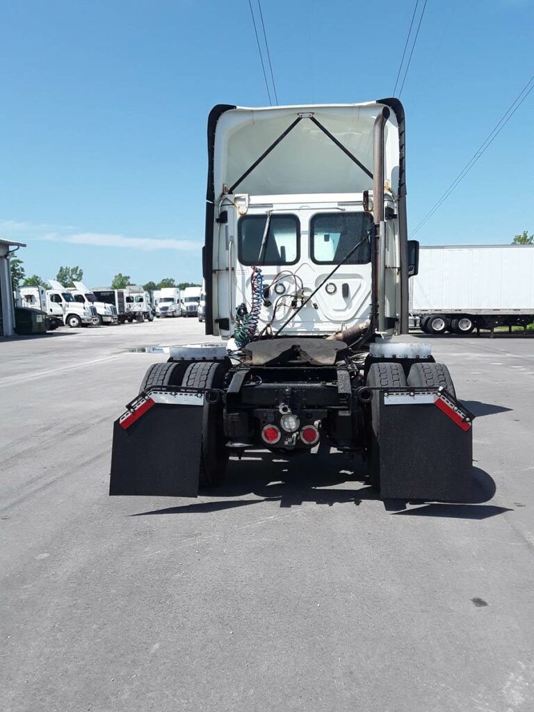 2018 Freightliner Cascadia 113 Single Axle Day Cab Truck – 450HP, 12