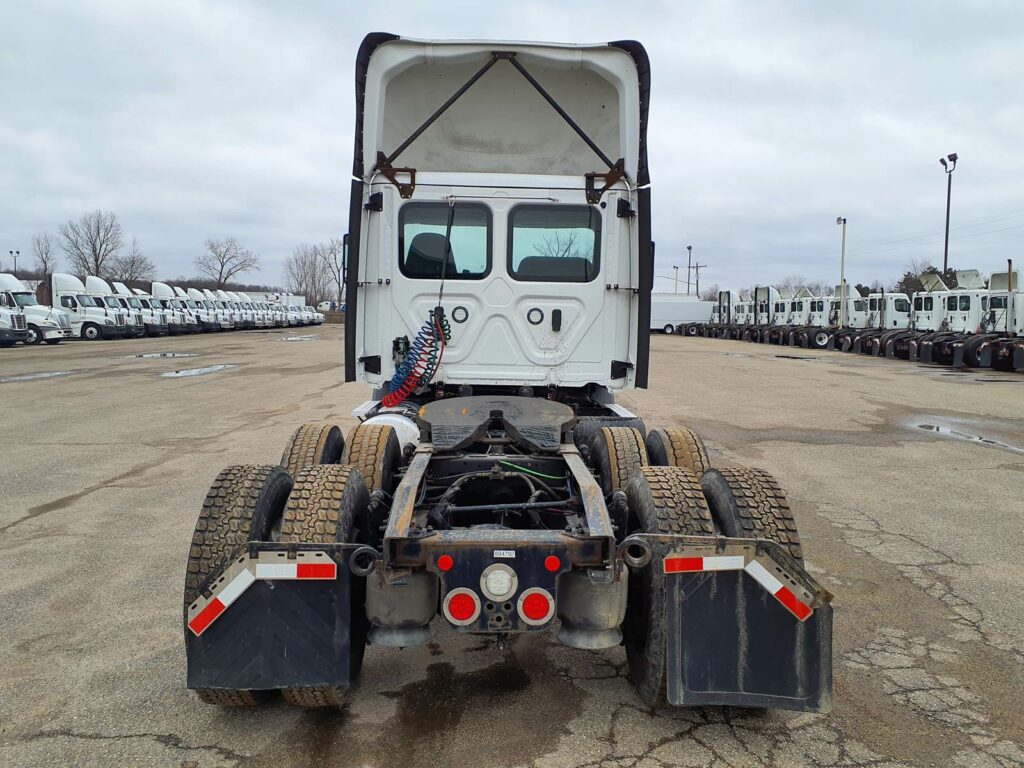 2019 Freightliner Cascadia 116 Day Cab Truck – 410HP, 12