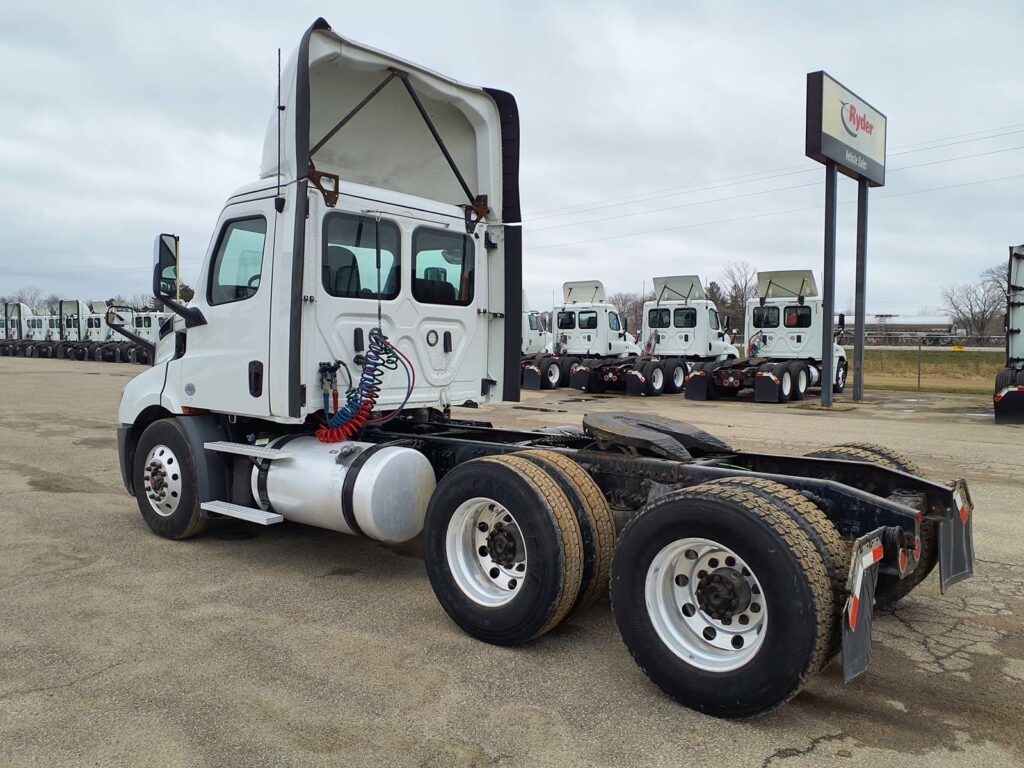 2019 Freightliner Cascadia 116 Day Cab Truck – 410HP, 12