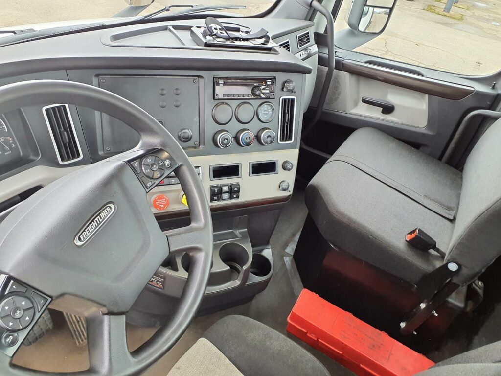 2019 Freightliner Cascadia 116 Day Cab Truck – 410HP, 12