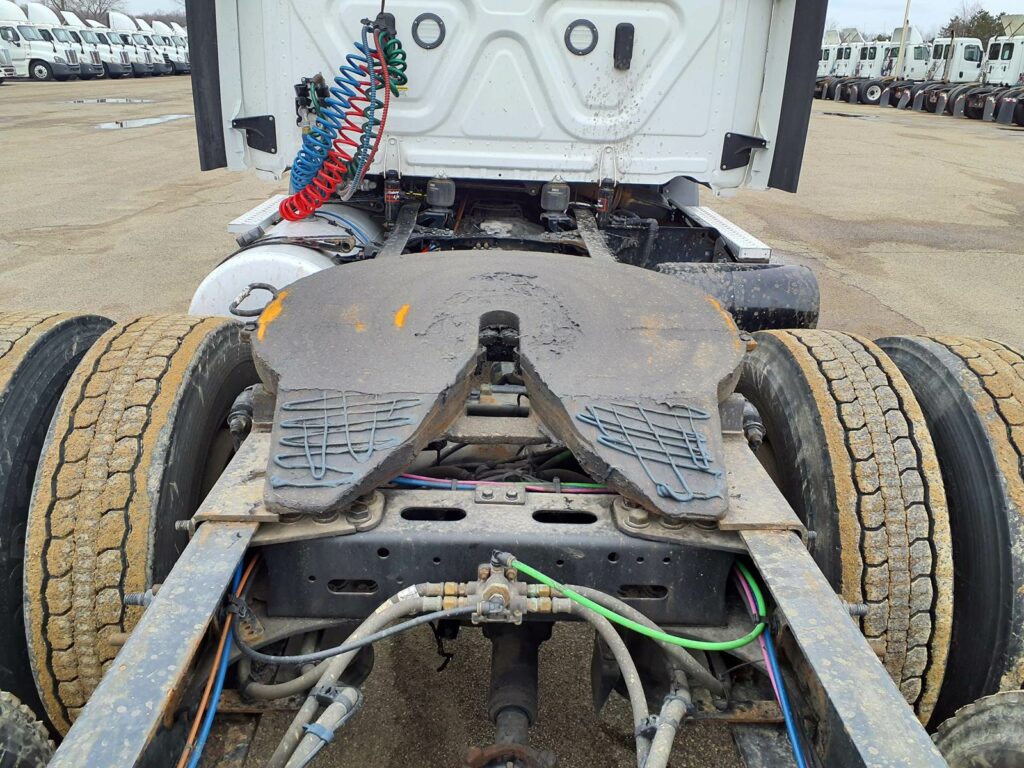 2019 Freightliner Cascadia 116 Day Cab Truck – 410HP, 12