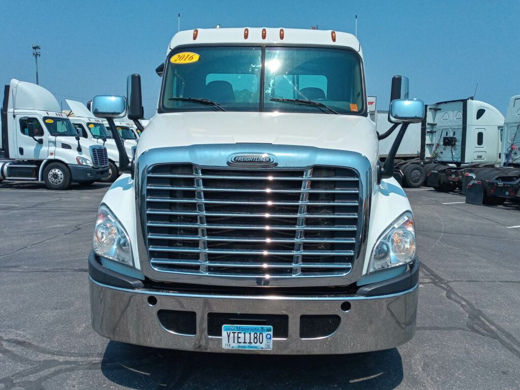 2016 Freightliner Cascadia 125 Single Axle Day Cab Truck – 410HP, 10 Speed Manual