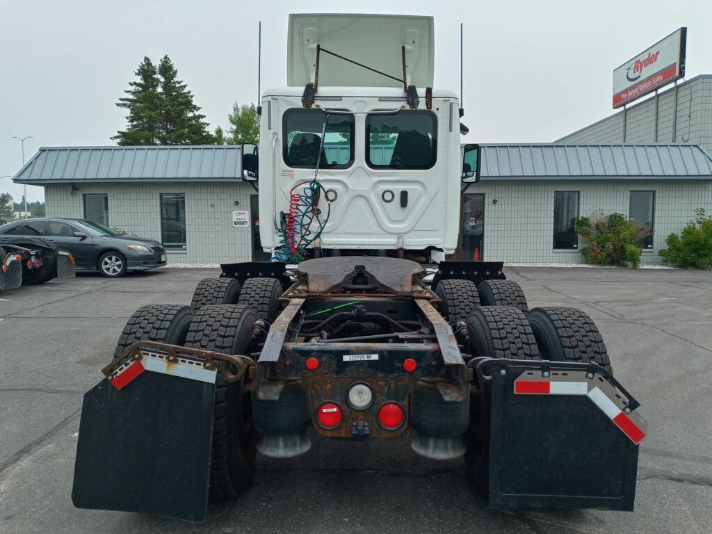 2018 Freightliner Cascadia 125 Day Cab Truck – 410HP, 12