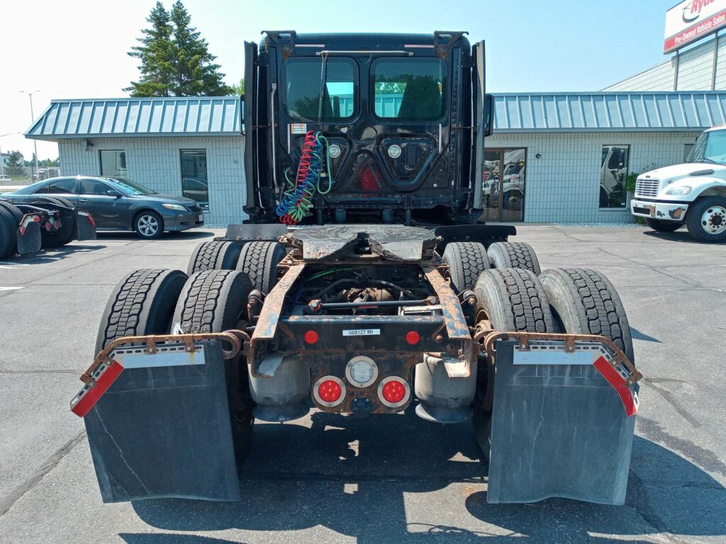 2017 Freightliner Cascadia 125 Day Cab Truck – 400HP, 10