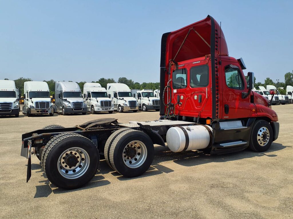 2017 Freightliner Cascadia 125 Day Cab Truck – 455HP, 12