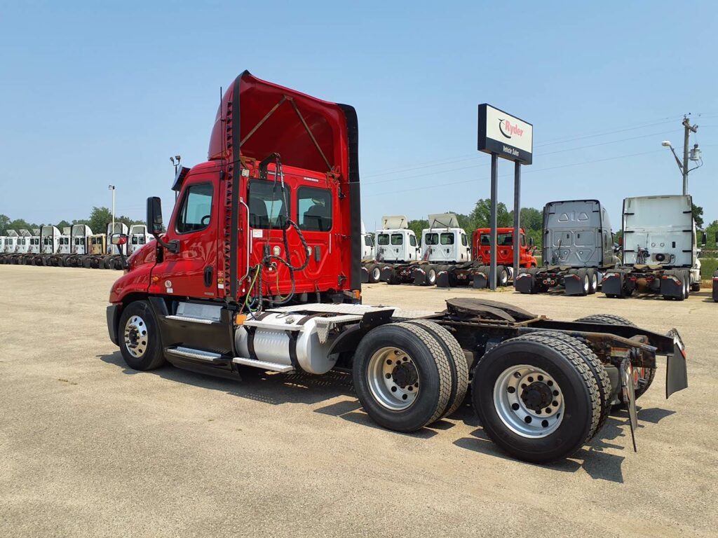 2017 Freightliner Cascadia 125 Day Cab Truck – 455HP, 12