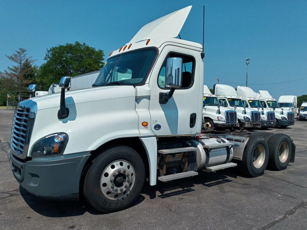 2018 Freightliner Cascadia 125 Day Cab Truck – 410HP, 12