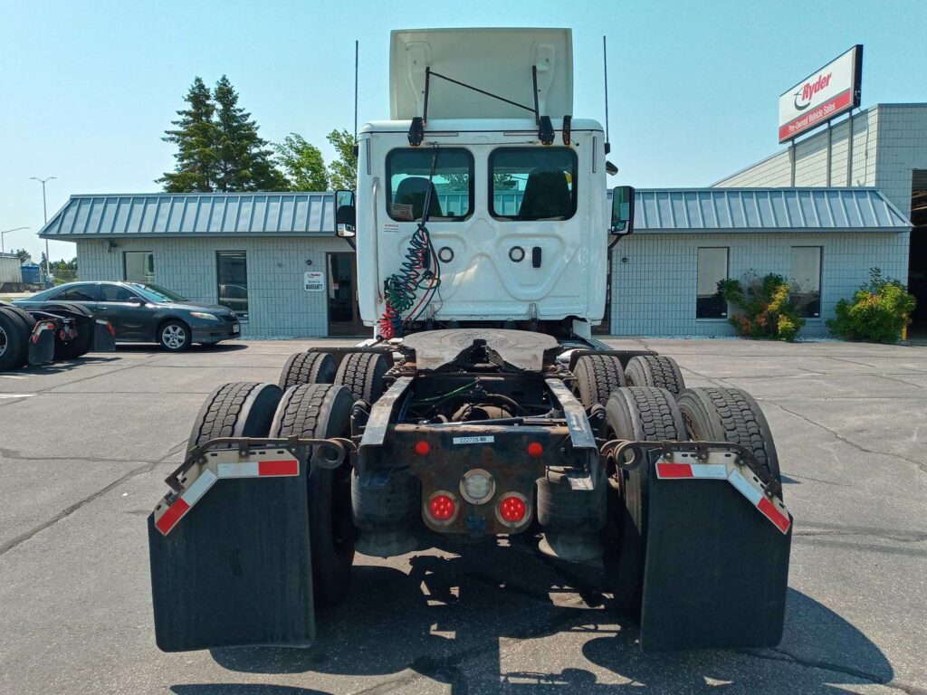2018 Freightliner Cascadia 125 Day Cab Truck – 410HP, 12