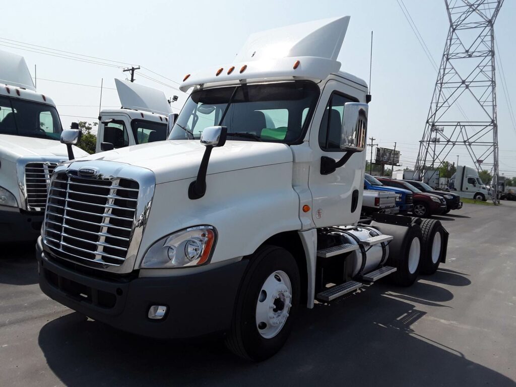 2018 Freightliner Cascadia 125 Day Cab Truck – 455HP, 12
