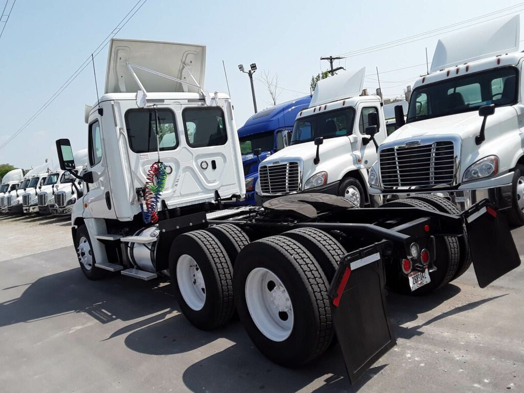 2018 Freightliner Cascadia 125 Day Cab Truck – 455HP, 12
