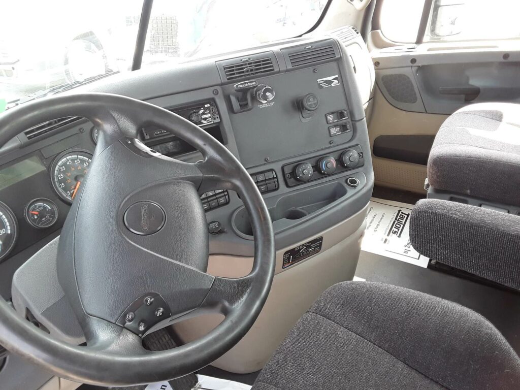 2018 Freightliner Cascadia 125 Day Cab Truck – 455HP, 12