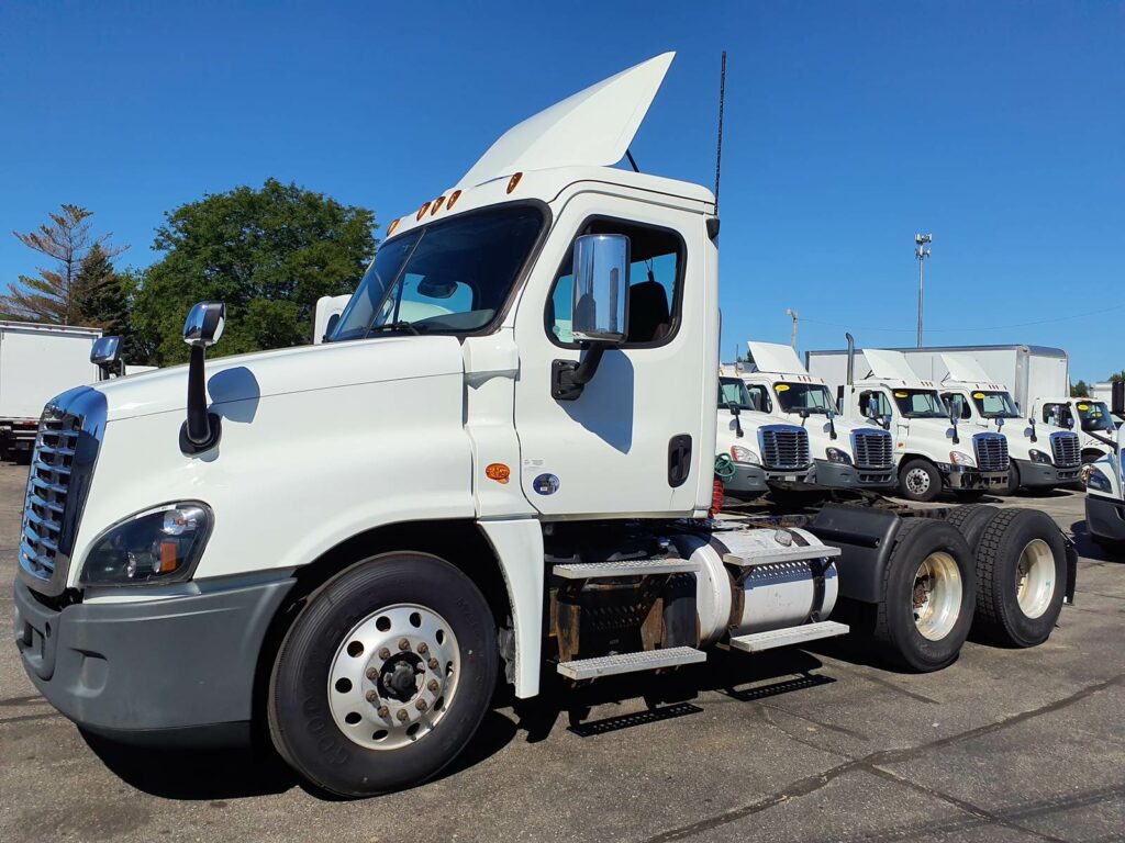 2018 Freightliner Cascadia 125 Day Cab Truck – 410HP, 12