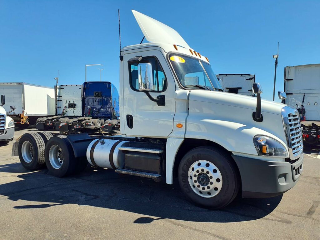 2018 Freightliner Cascadia 125 Day Cab Truck – 410HP, 12