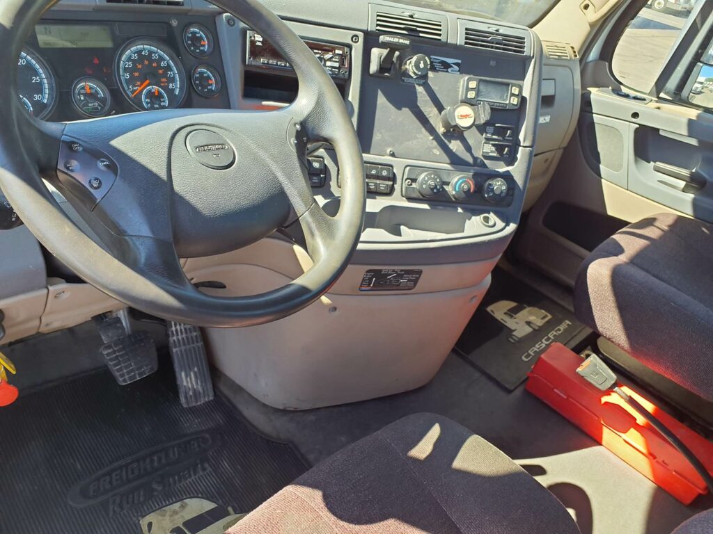 2018 Freightliner Cascadia 125 Day Cab Truck – 410HP, 12