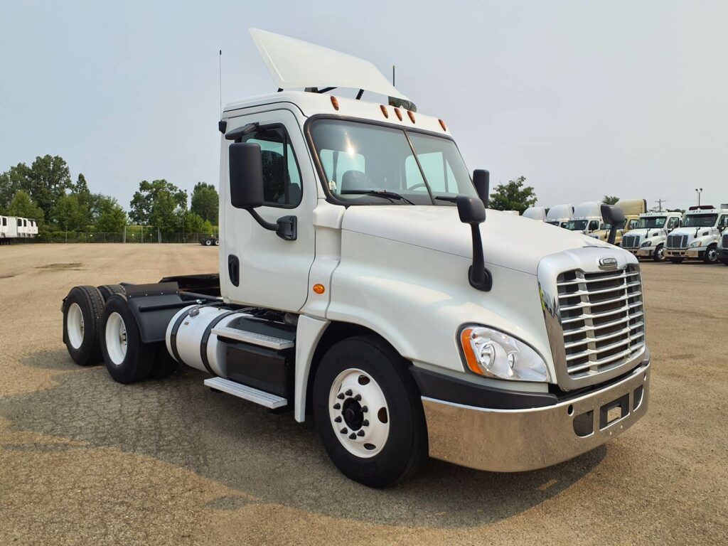 2016 Freightliner Cascadia 125 Day Cab Truck – 475HP, 10 Speed Manual