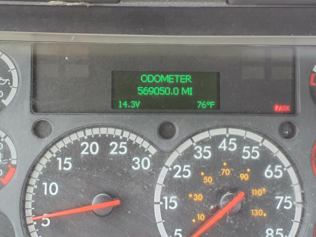 2016 Freightliner Cascadia 125 Day Cab Truck – 475HP, 10 Speed Manual