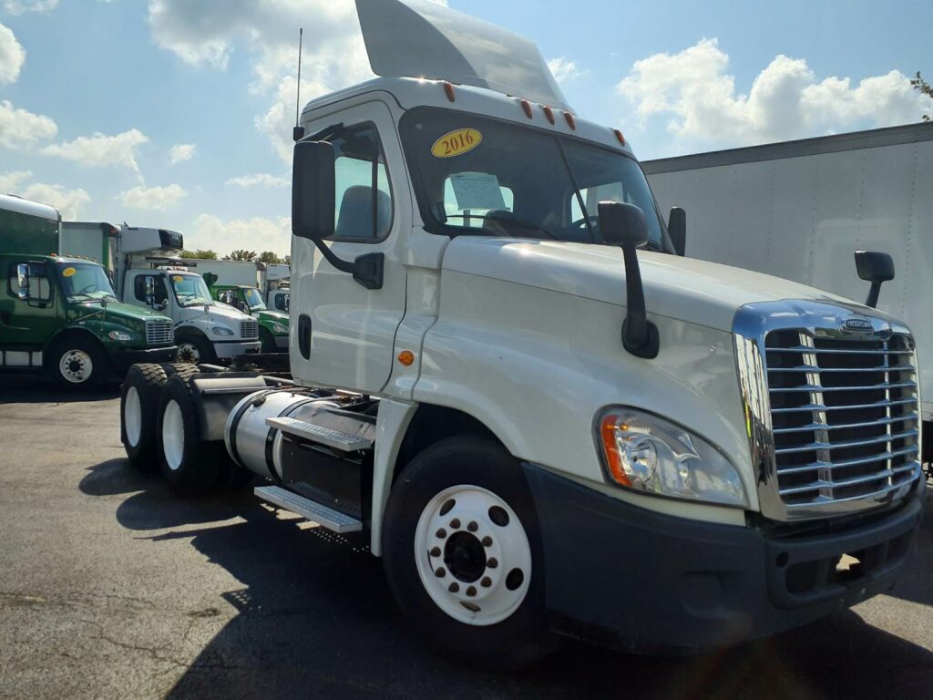 2016 Freightliner Cascadia 125 Day Cab Truck – 450HP, 10 Speed Manual