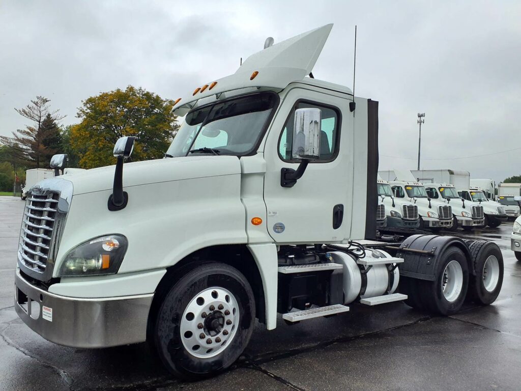 2017 Freightliner Cascadia 125 Day Cab Truck – 450HP, 10 Speed Manual
