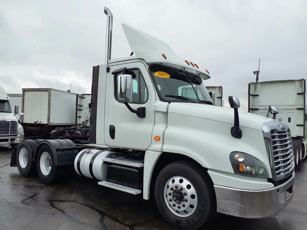 2017 Freightliner Cascadia 125 Day Cab Truck – 450HP, 10 Speed Manual