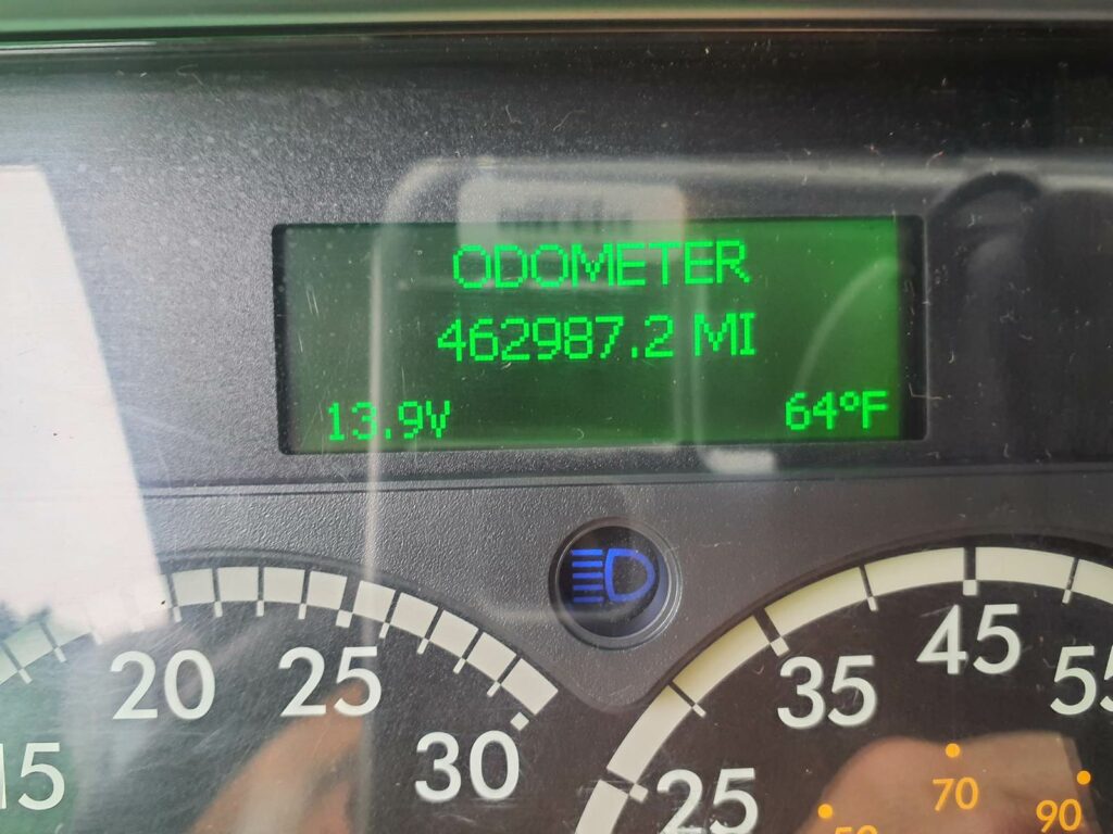 2017 Freightliner Cascadia 125 Day Cab Truck – 450HP, 10 Speed Manual