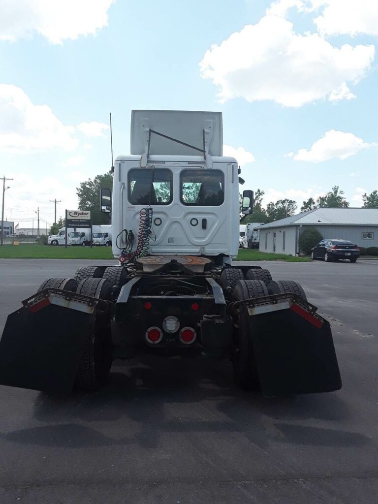 2018 Freightliner Cascadia 125 Day Cab Truck – 450HP, 10