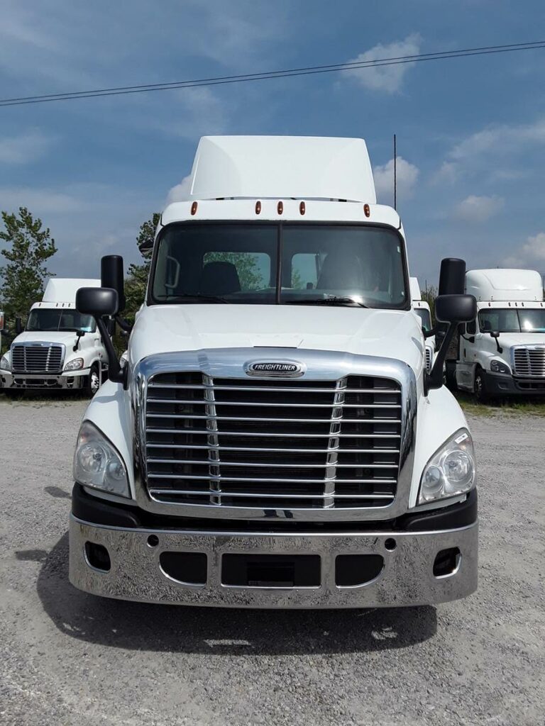2018 Freightliner Cascadia 125 Day Cab Truck – 450HP, 10