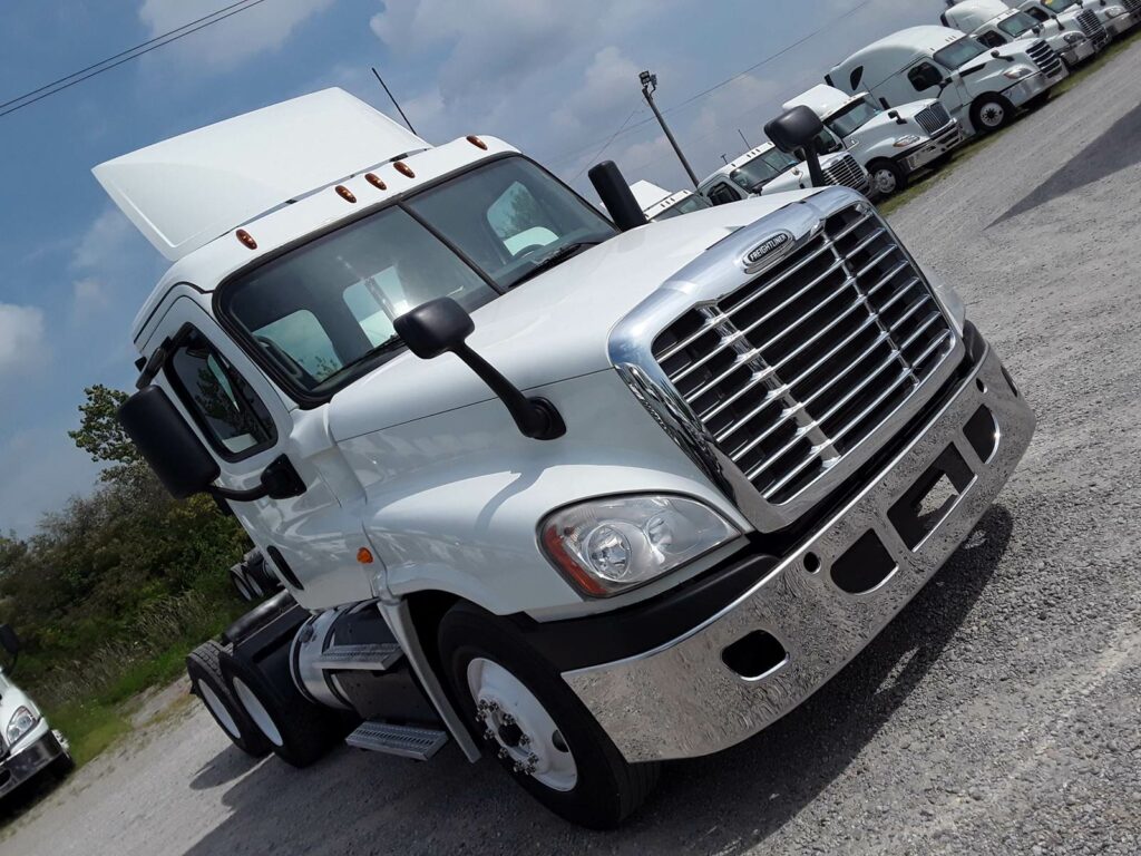 2018 Freightliner Cascadia 125 Day Cab Truck – 450HP, 10
