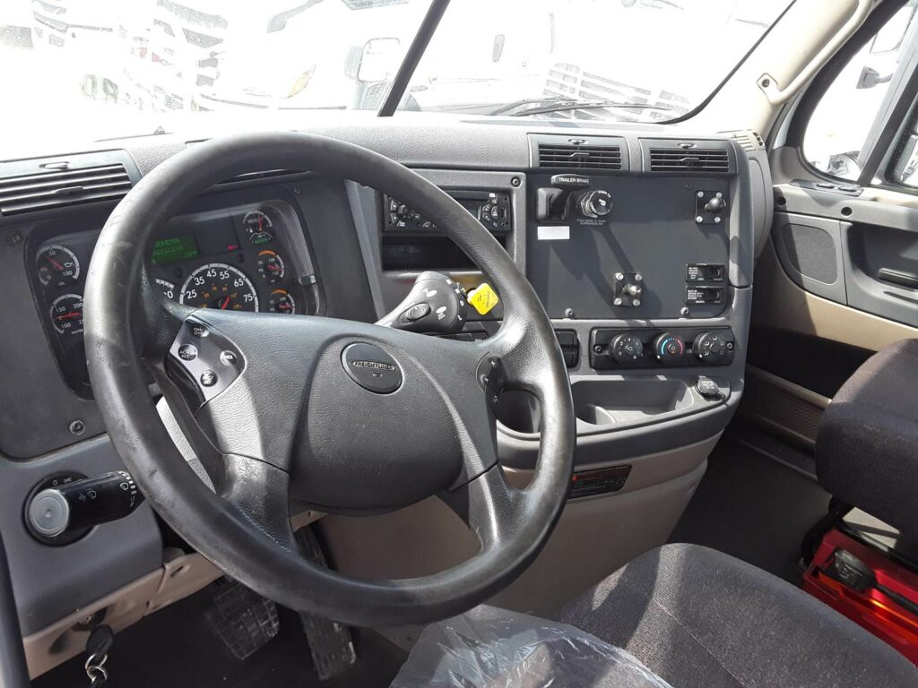 2018 Freightliner Cascadia 125 Day Cab Truck – 450HP, 10