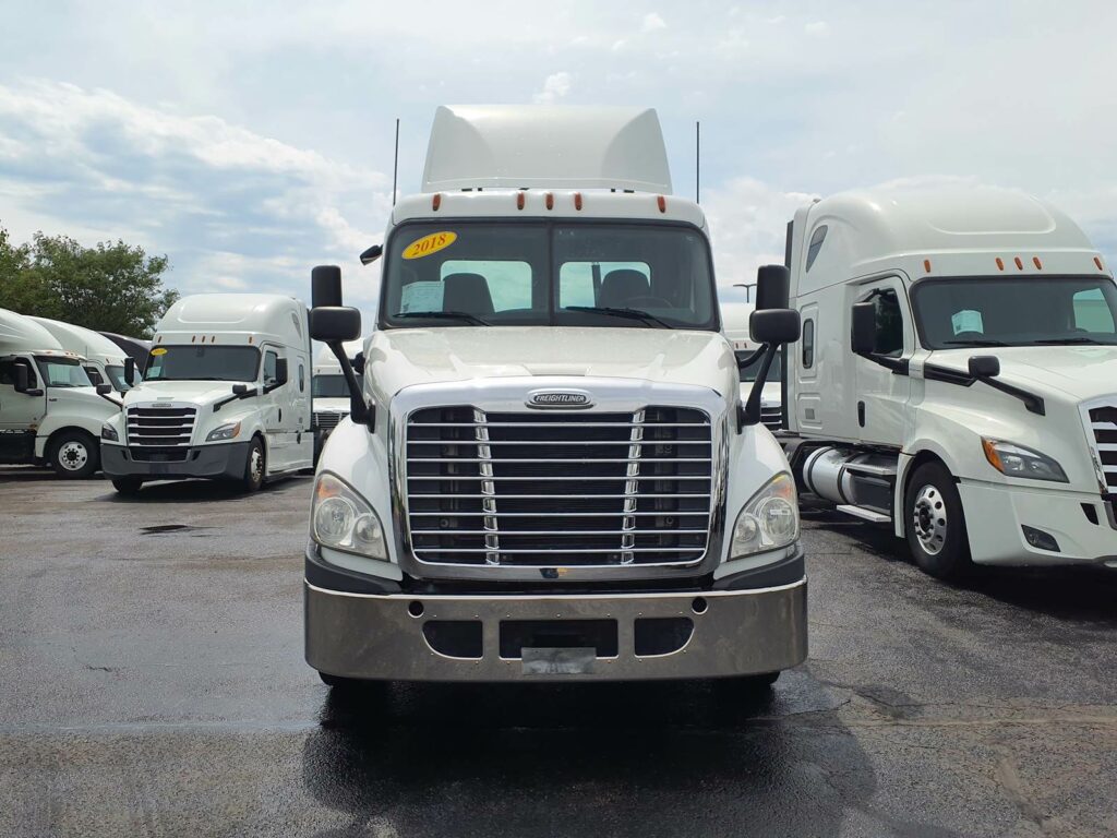 2018 Freightliner Cascadia 125 Day Cab Truck – 455HP, 10 Speed Manual