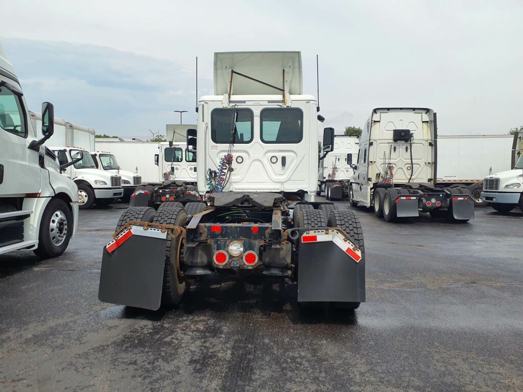2018 Freightliner Cascadia 125 Day Cab Truck – 455HP, 10 Speed Manual
