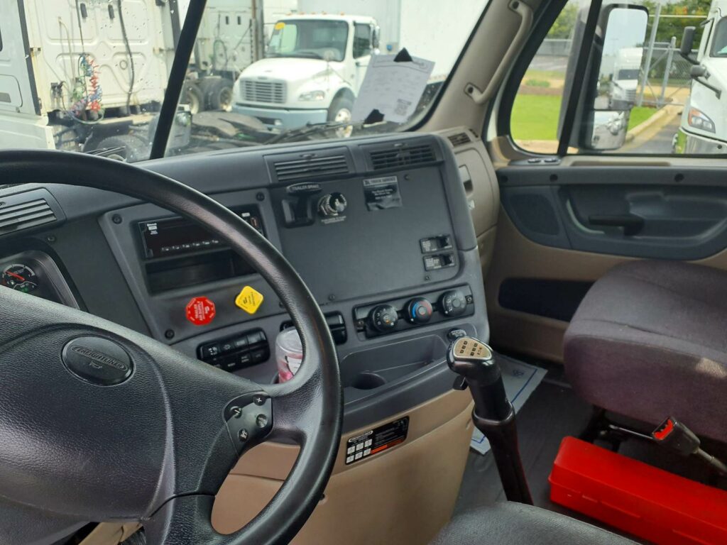 2018 Freightliner Cascadia 125 Day Cab Truck – 455HP, 10 Speed Manual