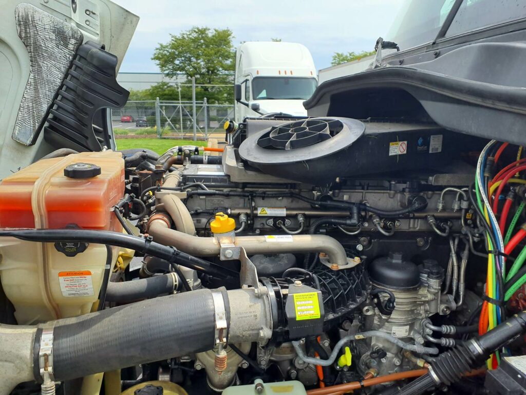 2018 Freightliner Cascadia 125 Day Cab Truck – 455HP, 10 Speed Manual