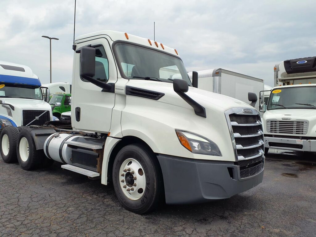 2018 Freightliner Cascadia 126 Day Cab Truck – 410HP, 10 Speed Manual