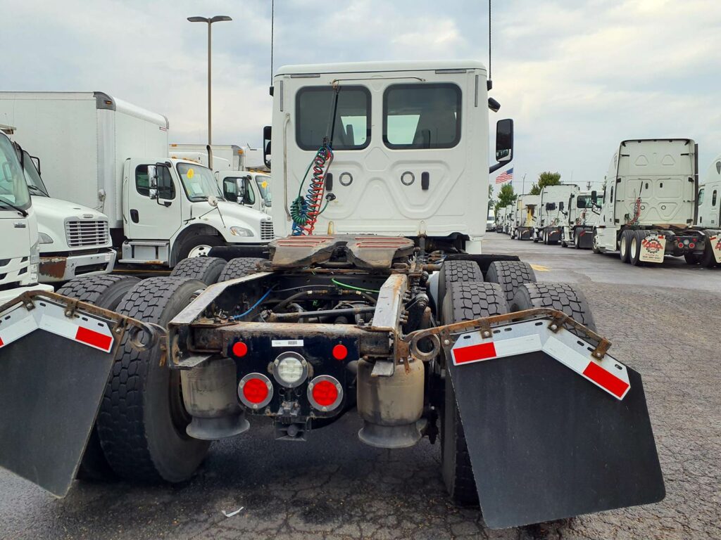 2018 Freightliner Cascadia 126 Day Cab Truck – 410HP, 10 Speed Manual