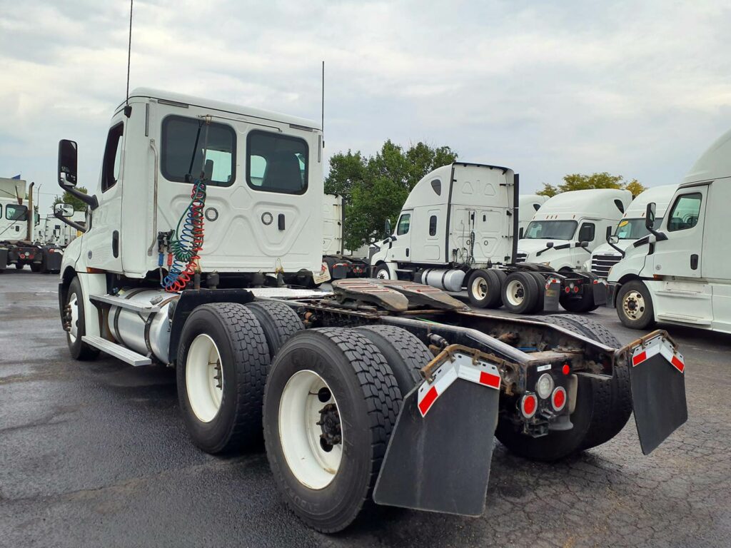 2018 Freightliner Cascadia 126 Day Cab Truck – 410HP, 10 Speed Manual