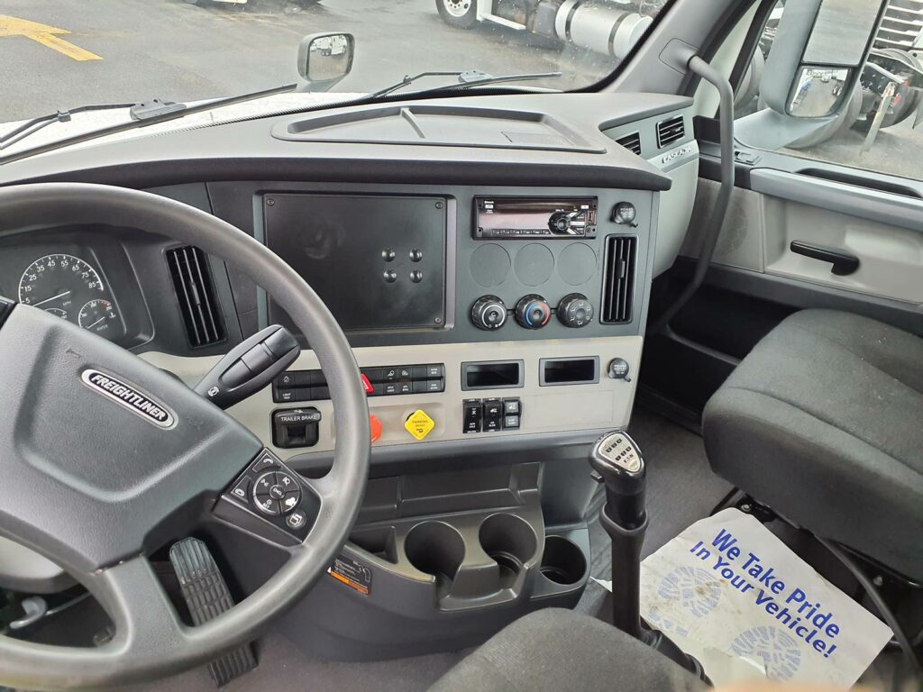 2018 Freightliner Cascadia 126 Day Cab Truck – 410HP, 10 Speed Manual