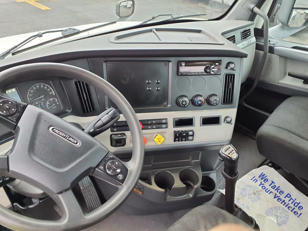2018 Freightliner Cascadia 126 Day Cab Truck – 410HP, 10 Speed Manual