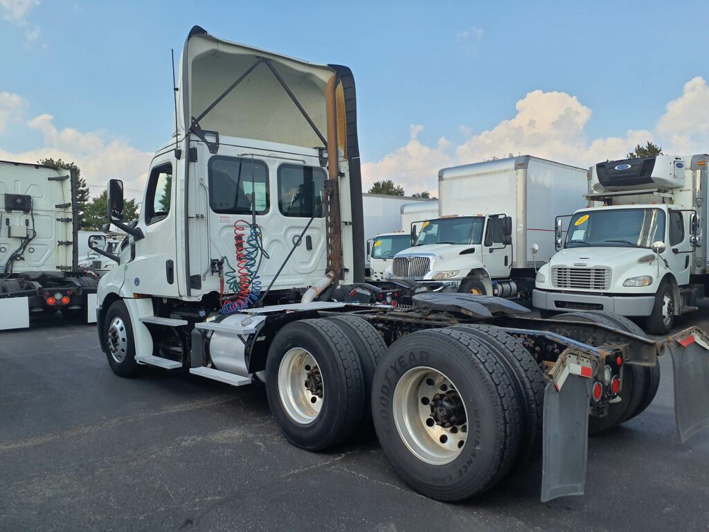 2019 Freightliner Cascadia 126 Day Cab Truck – 450HP, 12