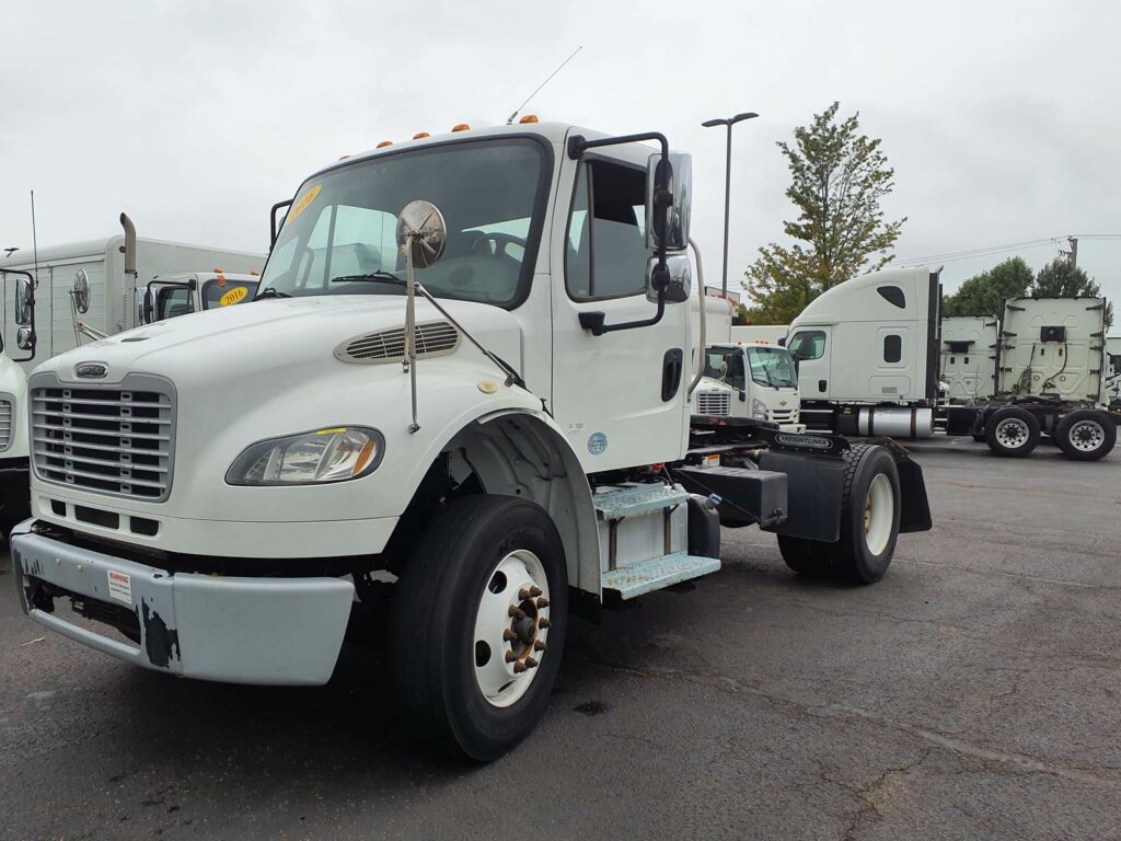 2016 Freightliner M2 106 Single Axle Day Cab Truck – 270HP, 9 Speed Manual