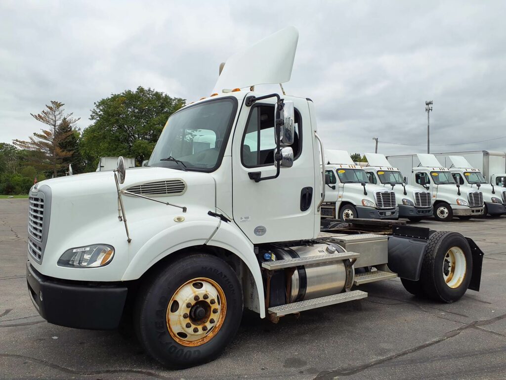 2015 Freightliner M2 112 Single Axle Day Cab Truck – 410HP, 10