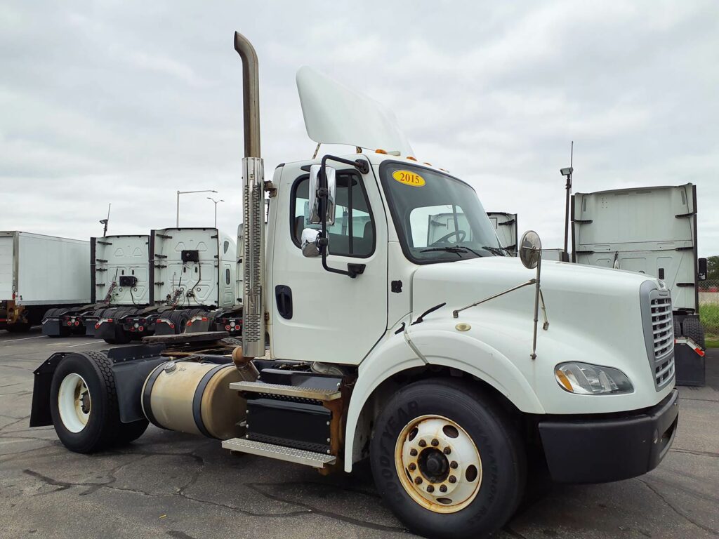 2015 Freightliner M2 112 Single Axle Day Cab Truck – 410HP, 10
