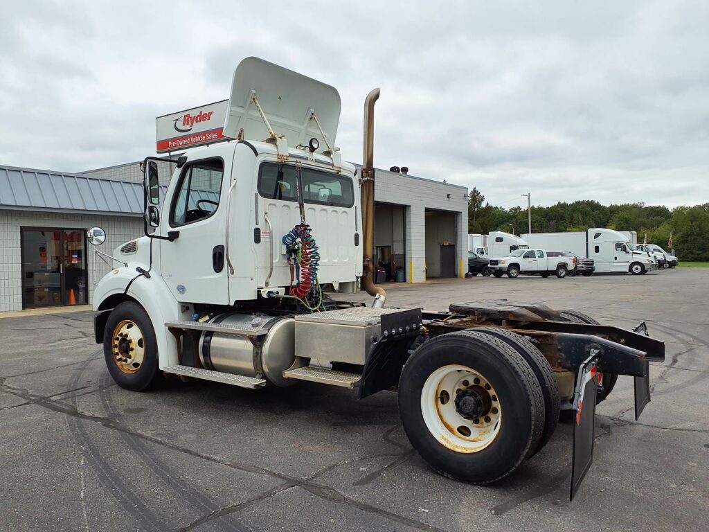 2015 Freightliner M2 112 Single Axle Day Cab Truck – 410HP, 10