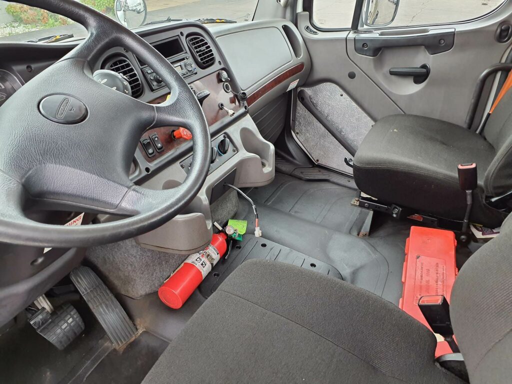 2015 Freightliner M2 112 Single Axle Day Cab Truck – 410HP, 10