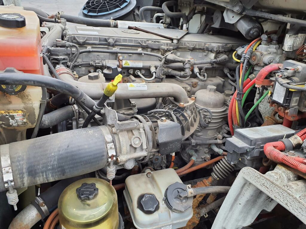 2015 Freightliner M2 112 Single Axle Day Cab Truck – 410HP, 10