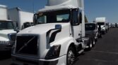 2016 Volvo VNL64T300 Day Cab Truck – 405HP, 10