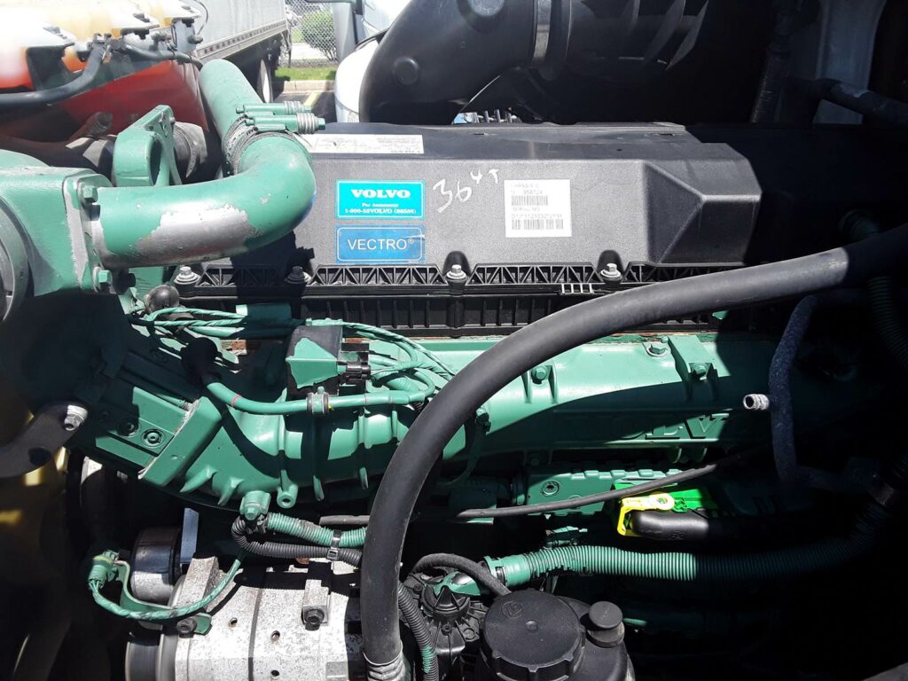 2016 Volvo VNL64T300 Day Cab Truck – 405HP, 10