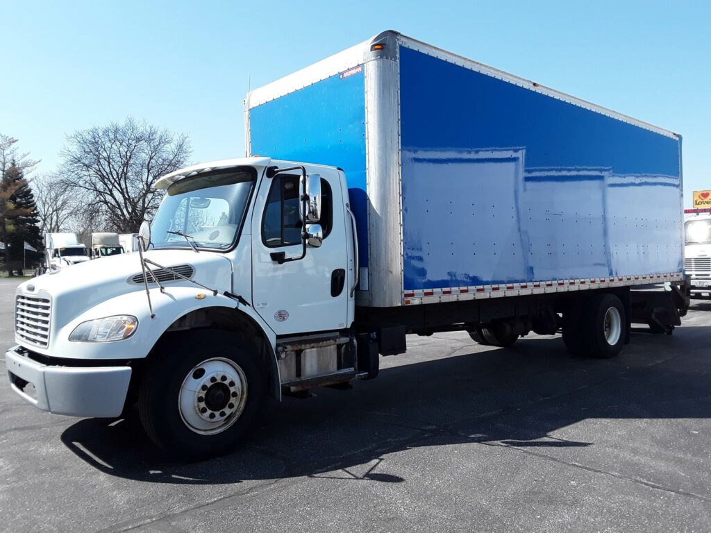 2018 Freightliner M2 106 26 ft Box Truck – 240HP, 6, Roll up Door, Liftgate