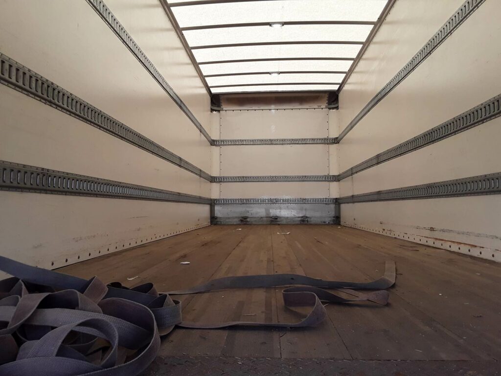 2018 Freightliner M2 106 26 ft Box Truck – 240HP, 6, Roll up Door, Liftgate