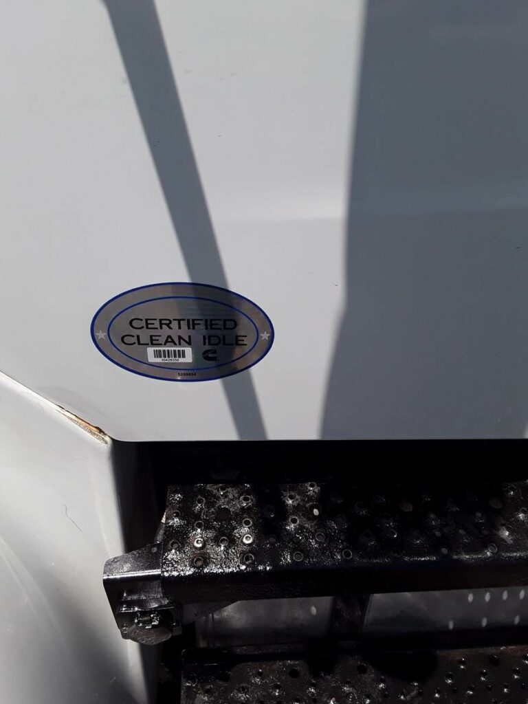 2015 Freightliner M2 106 26 ft Box Truck – 240HP, 9, Roll up Door, Liftgate